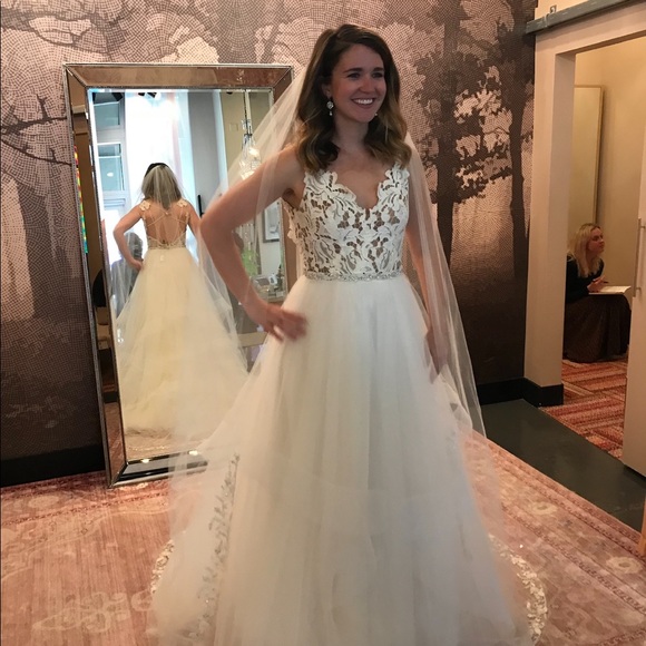 Hayley Paige Halo Wedding Dress, BNWT, size 10 - Picture 5 of 6